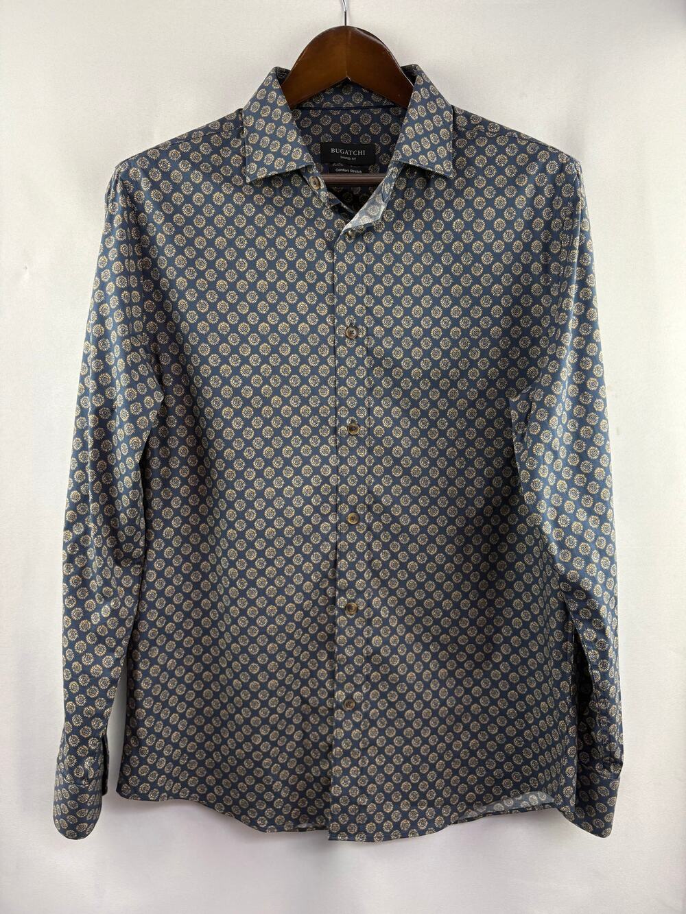 Men’s Bugatchi Medium Navy Button Up w/ Pattern